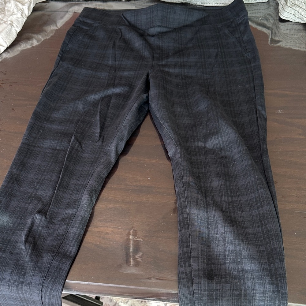 Liverpool Women's Navy Plaid Leggings